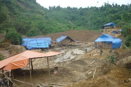 Cuộc đào thoát khỏi "địa ngục trần gian" của những phu vàng tuổi "teen"