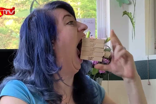 Người phụ nữ có miệng rộng nhất thế giới được xác nhận kỷ lục Guinness