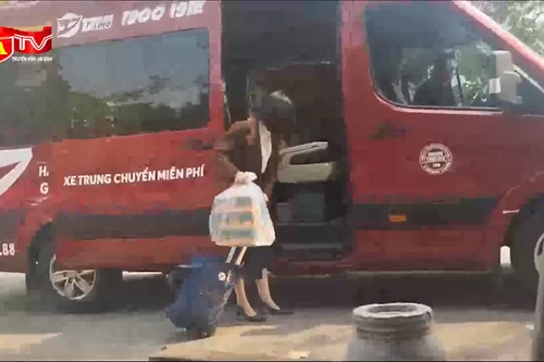 Mất an toàn giao thông từ tình trạng xe dù, bến cóc tại phố Tú Mỡ