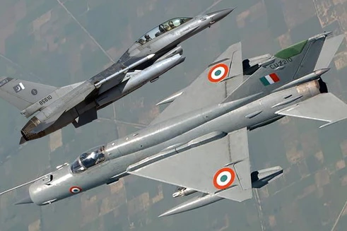 [ẢNH] Ấn Độ chỉ trích gay gắt "tên lửa kém cỏi" R-77 Nga, quyết thay bằng I-Derby ER Israel