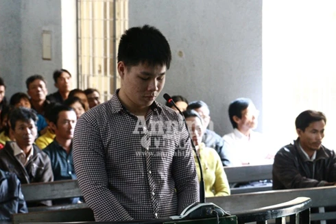 Nam thanh niên sát hại hàng xóm cướp tài sản, lĩnh án 17 năm tù