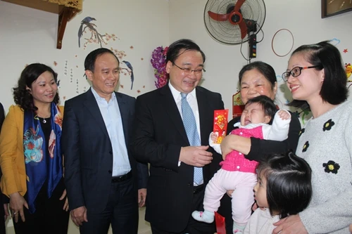 Bí thư Thành ủy Hà Nội: Để doanh nghiệp "kêu" về thủ tục hành chính, nghe rất đau xót