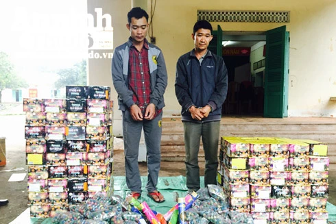 Khởi tố vụ án vận chuyển 12.000 quả pháo từ Lào về Việt Nam tiêu thụ