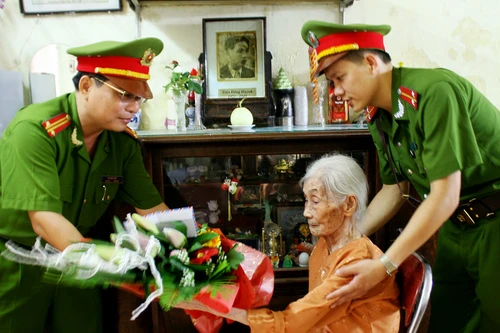 Kể về những khoảng lặng "không bình yên" của chiến sỹ Công an 