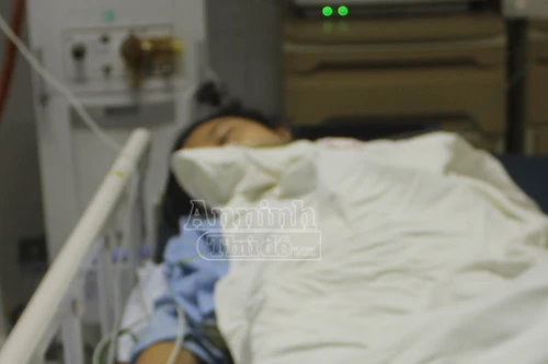 Cứu sống thiếu nữ bị đứt ruột non nghi do thuốc nổ