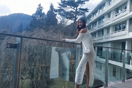 Quán quân Hương Ly lần đầu "mang chuông đi đánh xứ người"