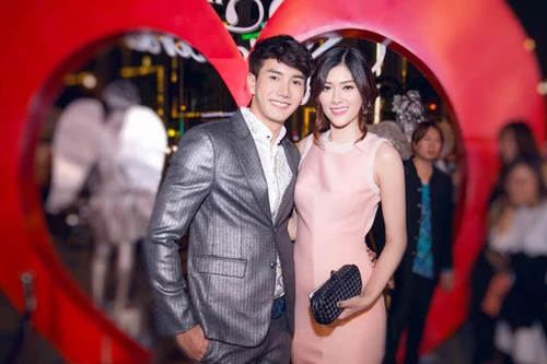 Huỳnh Tiên tình tứ cùng ngôi sao Thái Lan trong buổi ra mắt phim "Valentine Trắng"