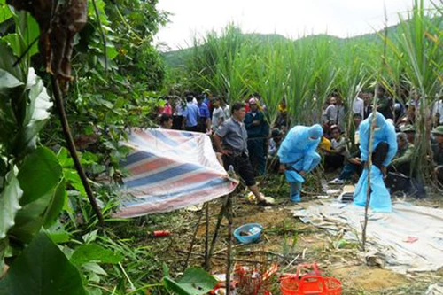 Cái chết bí ẩn của nữ sinh 13 tuổi trong vườn mía