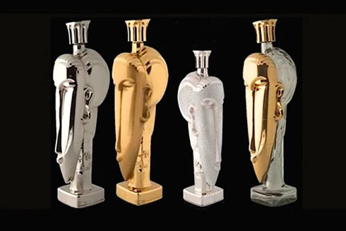 [ẢNH] Những chai nước lọc có thiết kế lạ mắt và mức giá cao không ngờ tới