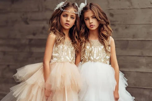 [ẢNH] Giải mã sức hút của những cặp song sinh được mệnh danh đẹp nhất thế giới