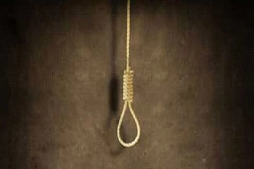 Bị mẹ mắng vì gọi điện thoại muộn, thiếu nữ treo cổ tự vẫn