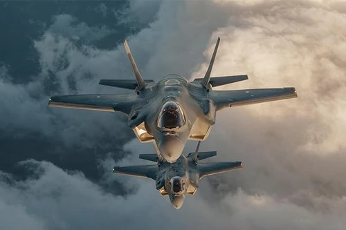 [ẢNH] Ba Lan sẽ sở hữu 32 "quái điểu" F-35 của Mỹ để đấu Su-57 của Nga
