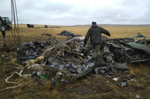 [ẢNH] Thiết giáp BMD-2 của Nga vỡ vụn khi thả dù hỏng từ máy bay