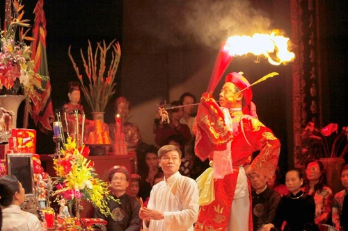 Xây dựng hành lang pháp lý, chấn chỉnh việc lợi dụng tín ngưỡng thờ Mẫu Tam phủ để trục lợi