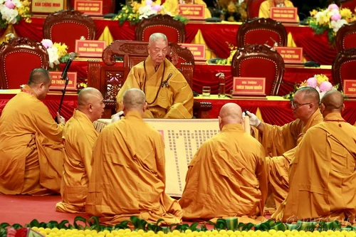 Suy tôn Trưởng lão Hòa thượng Thích Trí Quảng lên ngôi vị Pháp chủ Hội đồng Chứng minh Giáo hội Phật giáo Việt Nam