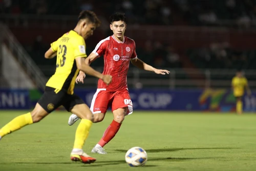 HLV Bae Ji-won: "Nhâm Mạnh Dũng là tương lai của Viettel và bóng đá Việt Nam"