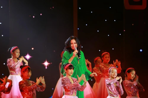 "Ơn nghĩa sinh thành": Chương trình nghệ thuật xúc động, nhắc nhớ về truyền thống "uống nước nhớ nguồn"