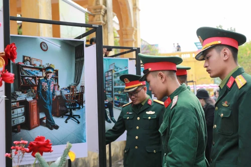 “Hà Nội không bất ngờ” và diễn tiến 12 ngày bão lửa ở hầm chỉ huy T1