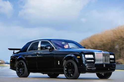 Rolls-Royce "tuyên chiến" với Bentley trong phân khúc SUV hạng sang