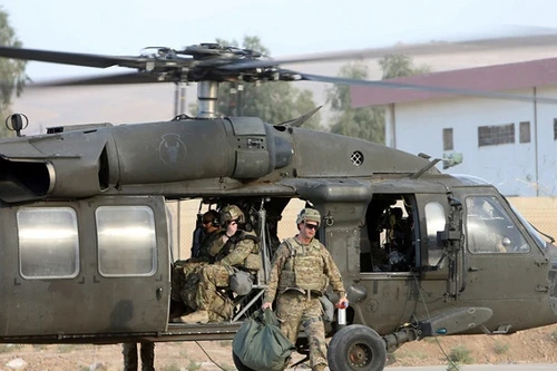 Mỹ triển khai thêm 1.700 lính đến Iraq chống IS