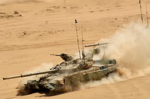 Căng thẳng với Pakistan, Ấn Độ mua vội 64 xe tăng T-90MS từ Nga