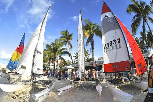 “Ngoại giao thuyền buồm” sau 50 năm cấm vận