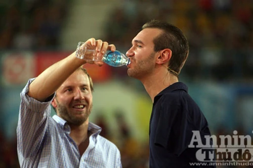 Nick Vujicic và 5.000 trẻ em có hoàn cảnh đặc biệt