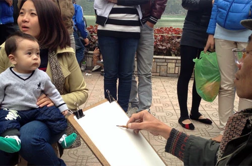 Đầu năm, rủ nhau đi vẽ chân dung