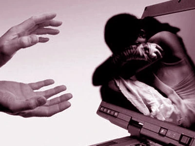 Lái xe taxi phát hiện nhóm thanh niên mua bán người 