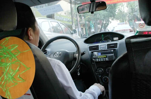 Dùng dao lam đe cắt cổ tài xế taxi, lấy tài sản