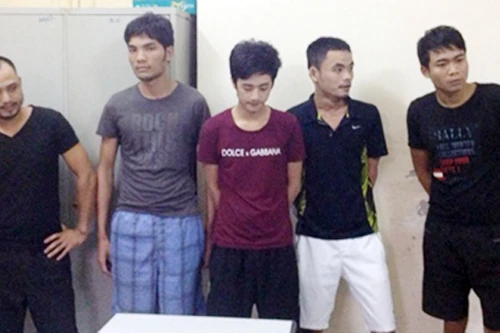 Băng cướp biến thái