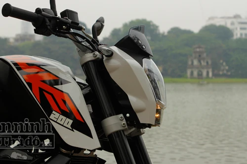 Hà Nội: Xuất hiện mẫu naked-bike đường phố bí ẩn