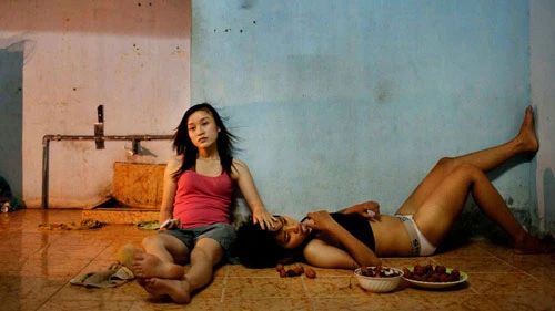 Maika 'choáng' khi ảnh đồng giới đoạt giải báo chí