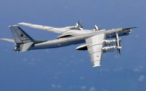 3 tiêm kích Nhật bám theo 2 máy bay ném bom Nga hơn 7 tiếng