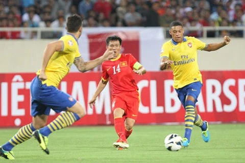 Việt Nam 1-7 Arsenal: Mạnh Dũng chọc thủng lưới Pháo thủ