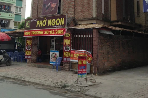 Cám cảnh biệt thự triệu "đô" bán phở gà, trà đá