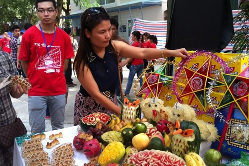 Trung thu hồng của tình yêu thương