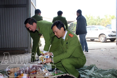 Bắt giữ gần 70 tấn bánh kẹo, ô mai Trung Quốc