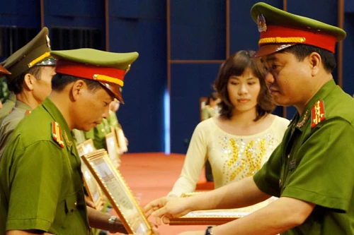 Nâng cao hình ảnh người công an ở cấp cơ sở