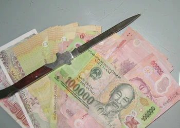 Truy bắt đối tượng dùng dao khống chế bé trai 6 tuổi, đòi tiền chuộc