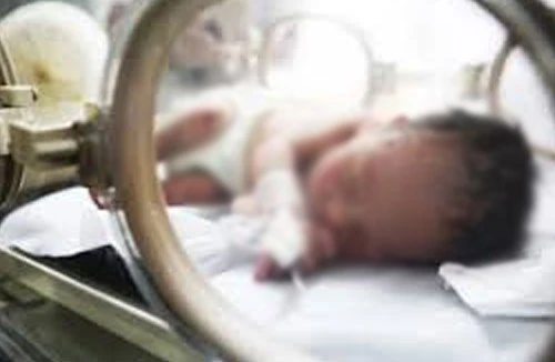 Bé sơ sinh tử vong vì bị bỏ rơi ở nghĩa trang