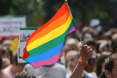 Vừa tiết lộ là "gay", liền bị hành hung tới chết