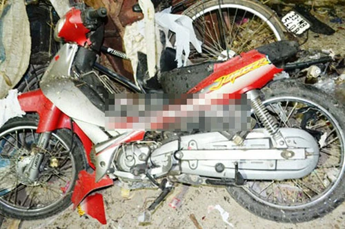 Bạn gái cũ nổ tung ổ bụng trong ngày cưới của chú rể