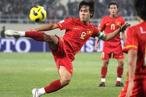 “Nhạc trưởng” Minh Phương tái xuất trong màu áo ĐTVN