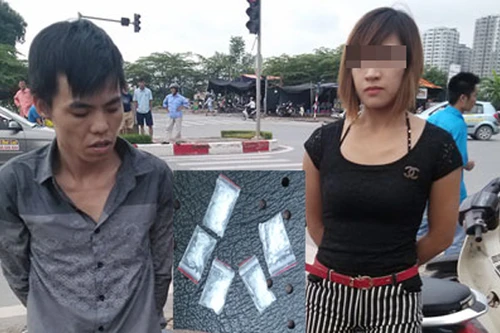 Giấu ma túy trong tất chân, chở “kiều nữ” tung tăng trên phố