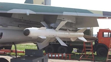 'R-27 Ukraina đánh bật R-27 của Nga'