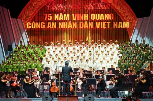 Nhạc trưởng Honna Tetsuji: Vinh dự góp mặt trong chương trình “75 năm vinh quang Công an nhân dân Việt Nam”