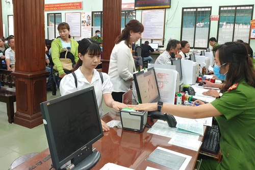 Thông tư: Quy định quy trình thu thập vân tay của người đề nghị cấp hộ chiếu có gắn chíp điện tử và người đăng ký xuất cảnh, nhập cảnh bằng cổng kiểm soát tự động