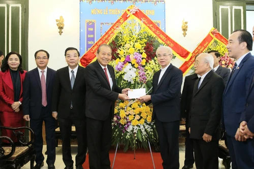 Phó Thủ tướng Thường trực Chính phủ Trương Hòa Bình chúc mừng Giáng sinh đồng bào giáo dân Thủ đô 