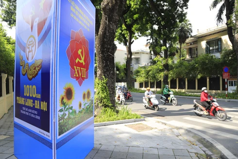 Rực rỡ cờ hoa chào mừng Đại hội lần thứ XVII Đảng bộ TP Hà Nội